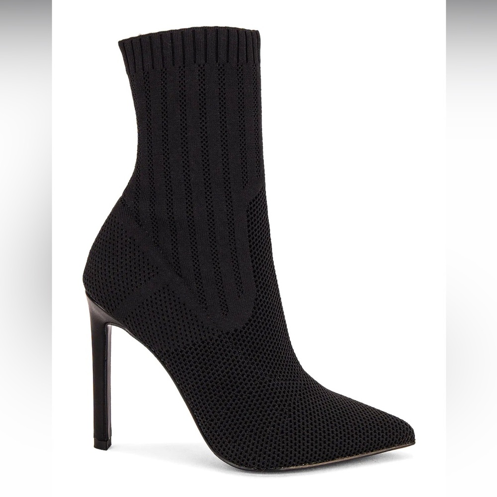 Steve Madden Discreet Boot in Black
